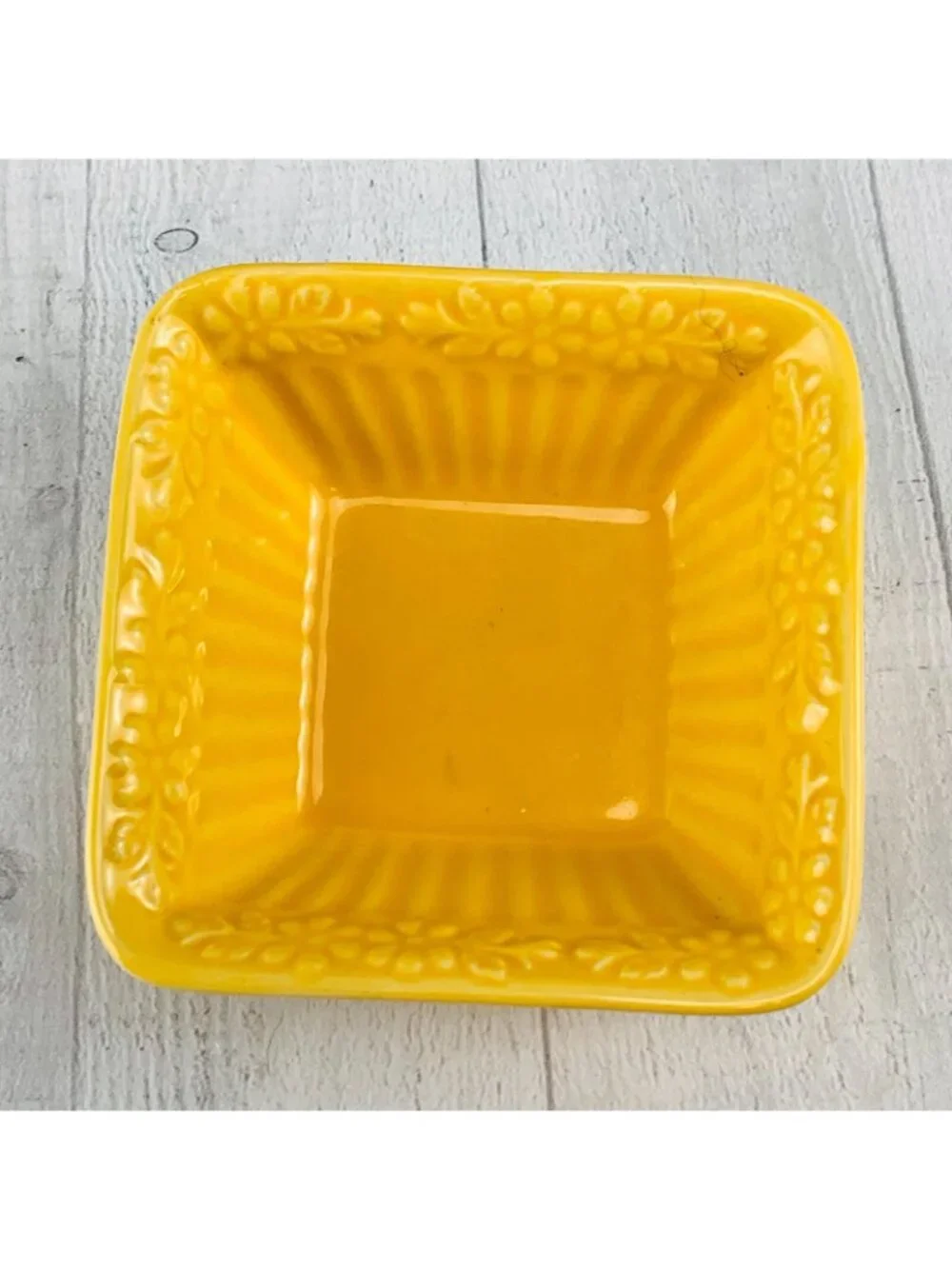 Gibson BLOOMING HILLS Golden Yellow Embossed Floral Dessert Ice Cream Bowl Set 5